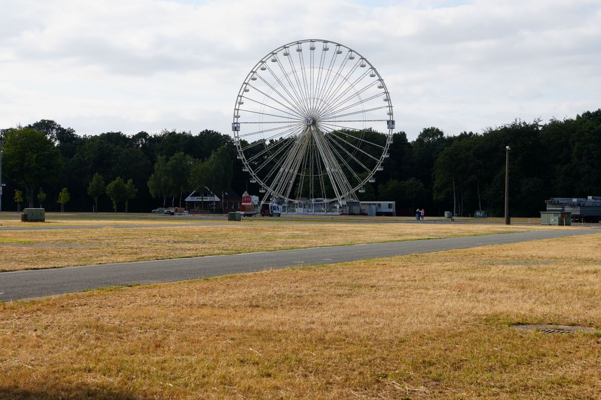 Das Riesenrad steht einsam auf der Westerheide.